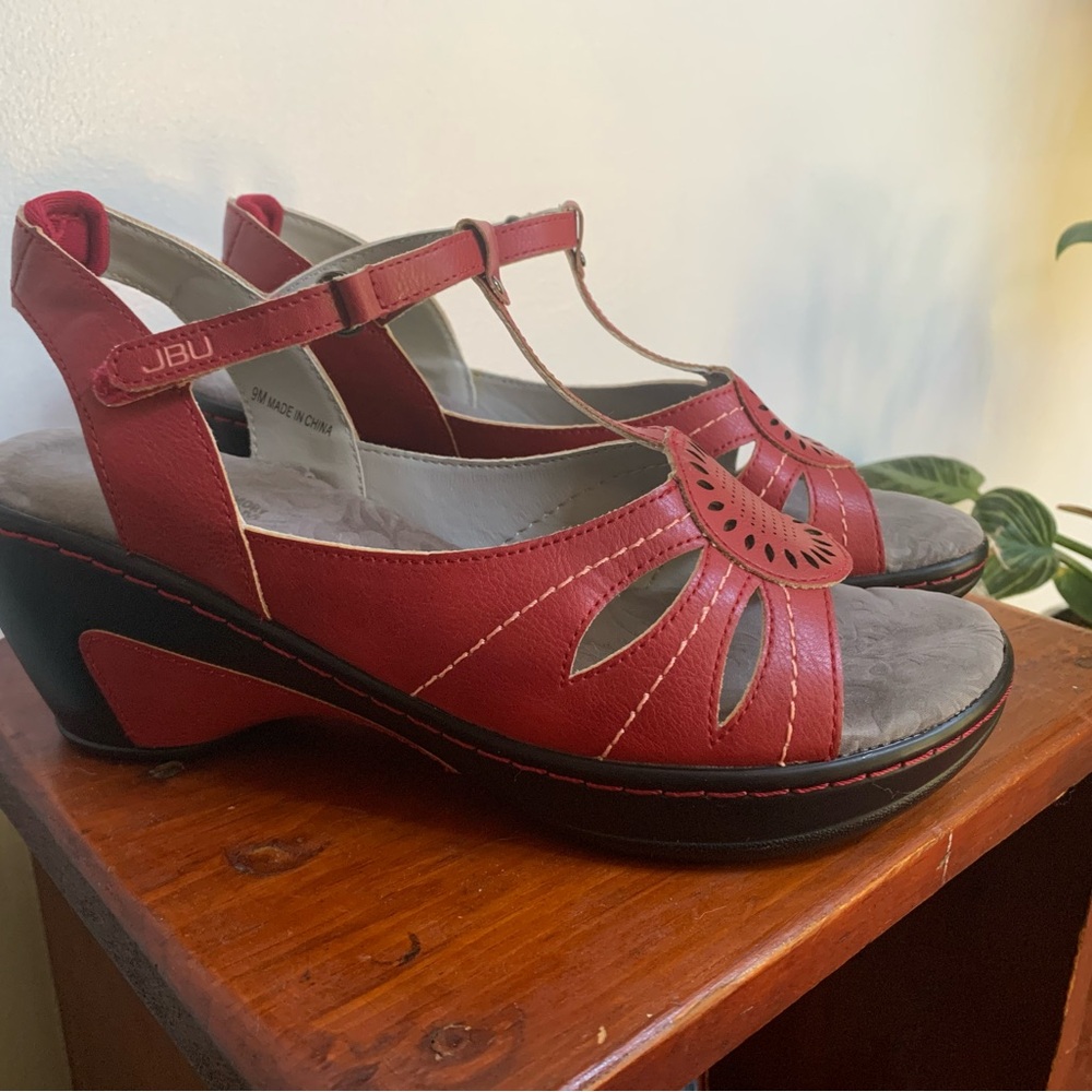 Jambu Women's Red Wedge Sandals